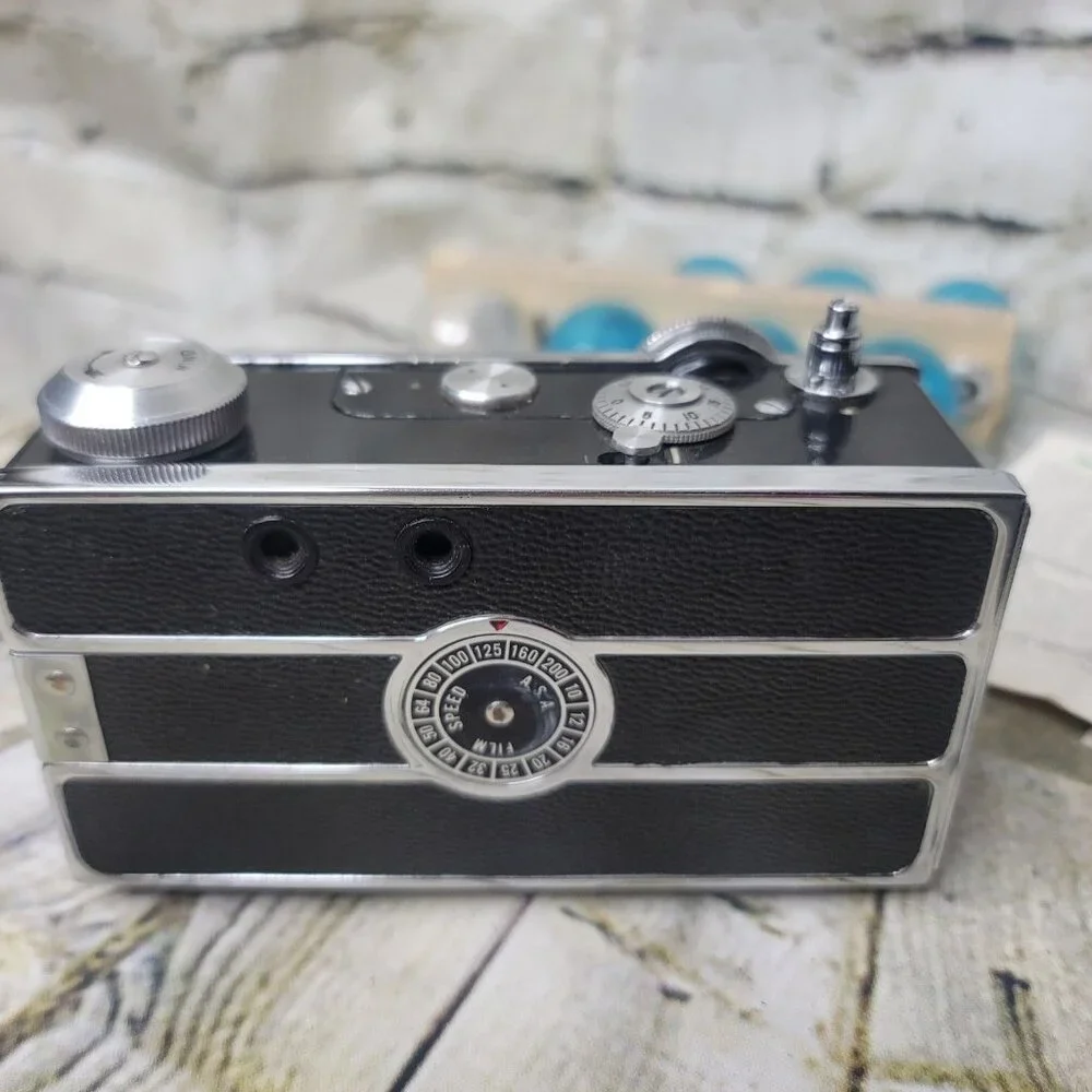 ARGUS C3 Camera Case Bulbs Film GE Light Meter Flash Mirror and Handle Untested